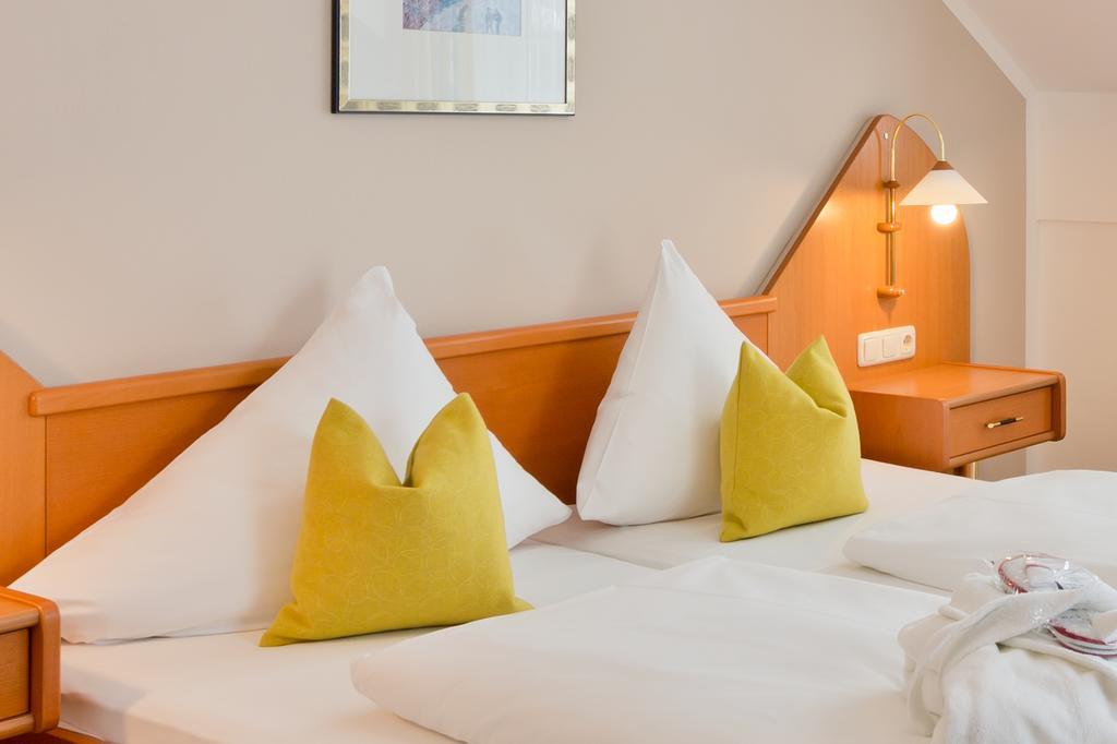 Hotel Zum Mohren Reutte Exteriör bild