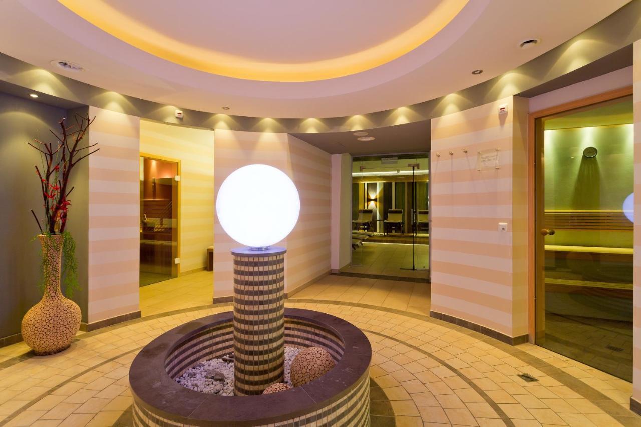 Hotel Zum Mohren Reutte Exteriör bild